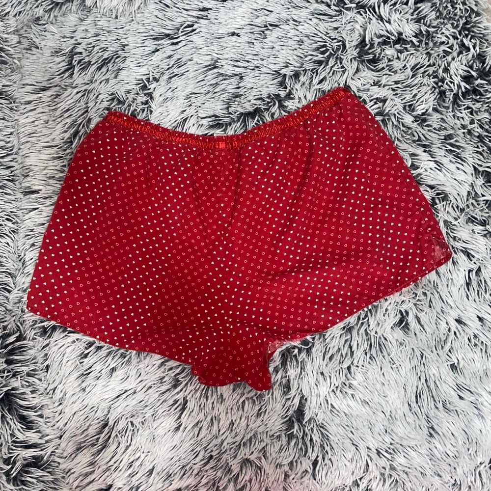GAP Body Red heart dotted shorts - Picture 6 of 8